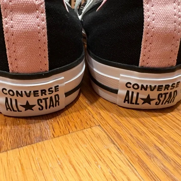Converse Black and Pink Women's 9.5 - Picture 4 of 5